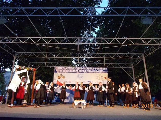 Folklorni ansambl veterana iz Jagodine ,,Srpsko narodno kolo“ osvojio je prvo mesto na Međunarodnom takmičenju folklora u Trebinju