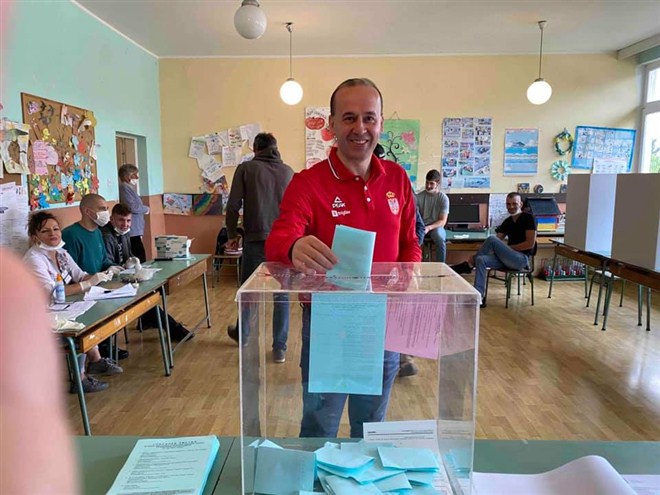 Predsednik skupstine i narodni poslanik Dragan Jovanović glasao je u Blaznavi