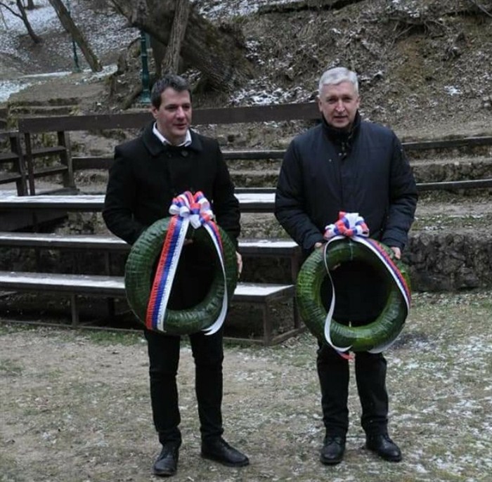 Predsednici opština Aranđelovac i Topola juče položili vence u Marićevića jaruzi !!!