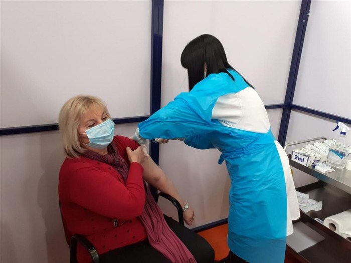 U Šapcu je danas počela imunizacija zdravstvenih radnika iz Republike Srpske protiv koronavirusa !!!