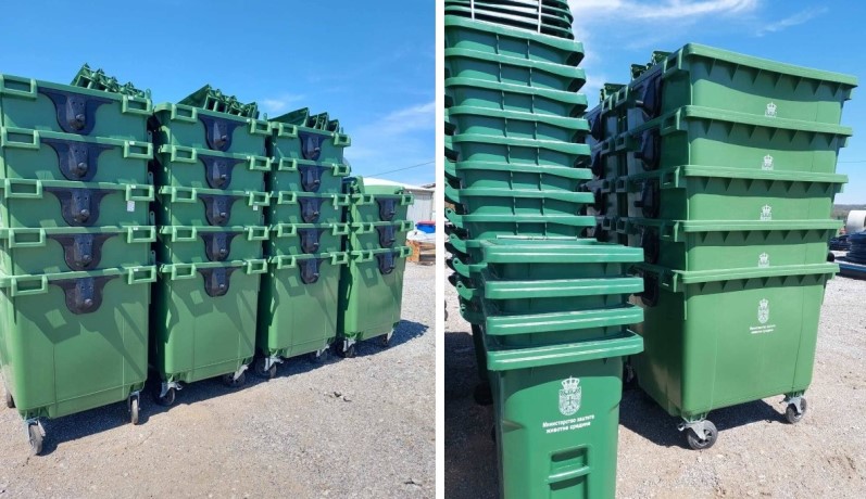 Komunalnom javnom preduzeću „Morava“ Svilajnac, Ministarstvo zaštite životne sredine doniralo je 18 kontejnera i 28 kanti