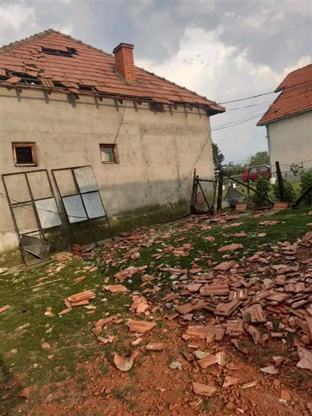 STRAŠNA oluja nosila krovove u selima Topole
