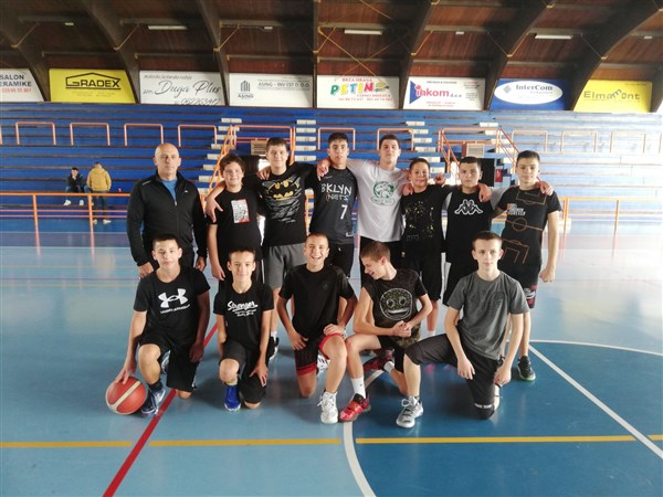 Učenici OŠ “Vuk Karadžić” iz Ćuprije plasirali se na okružno takmičenje u košarci