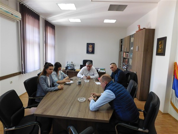 Povodom štete izazvane elementarnim nepogodama, državna sekretarka u Ministarstvu poljoprivrede, Ivana Popović posetila Topolu