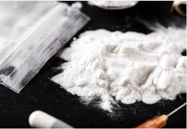 Beogradjanin spod haube putničkog vozila „folksvagen“ krio paket sa više od 100 grama kokaina
