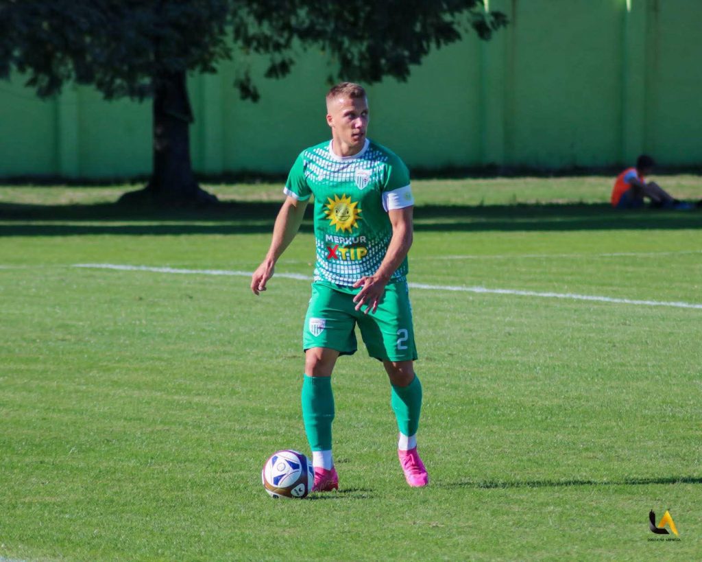 Iz Paraćina u Jasenovo sleteo Miloš Tadić