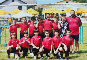 Na turniru u Kragujevcu u kategoriji U-10,najmlađi igrači Radničkog iz Svilajnca osvojili peto mesto