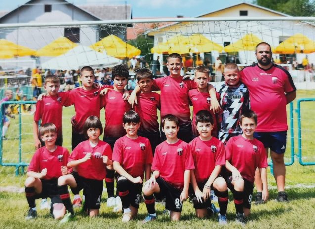 Na turniru u Kragujevcu u kategoriji U-10,najmlađi igrači Radničkog iz Svilajnca osvojili peto mesto